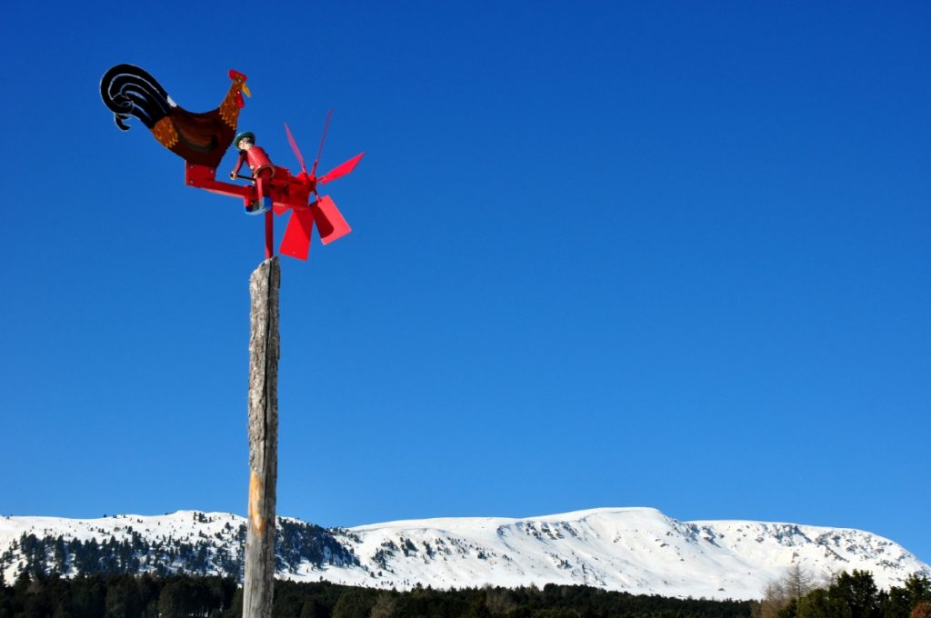 Il segnavento della Rinderplatz Hutte, foto Stefano Ardito