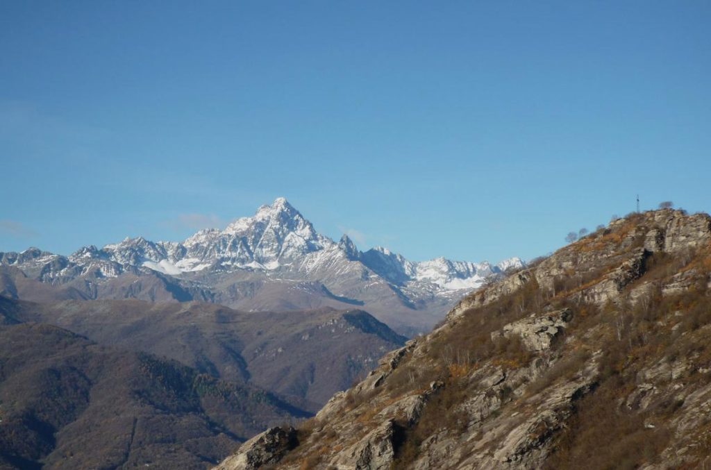 Monviso e Croce di Sanfront. Foto Lorenzo Volpe