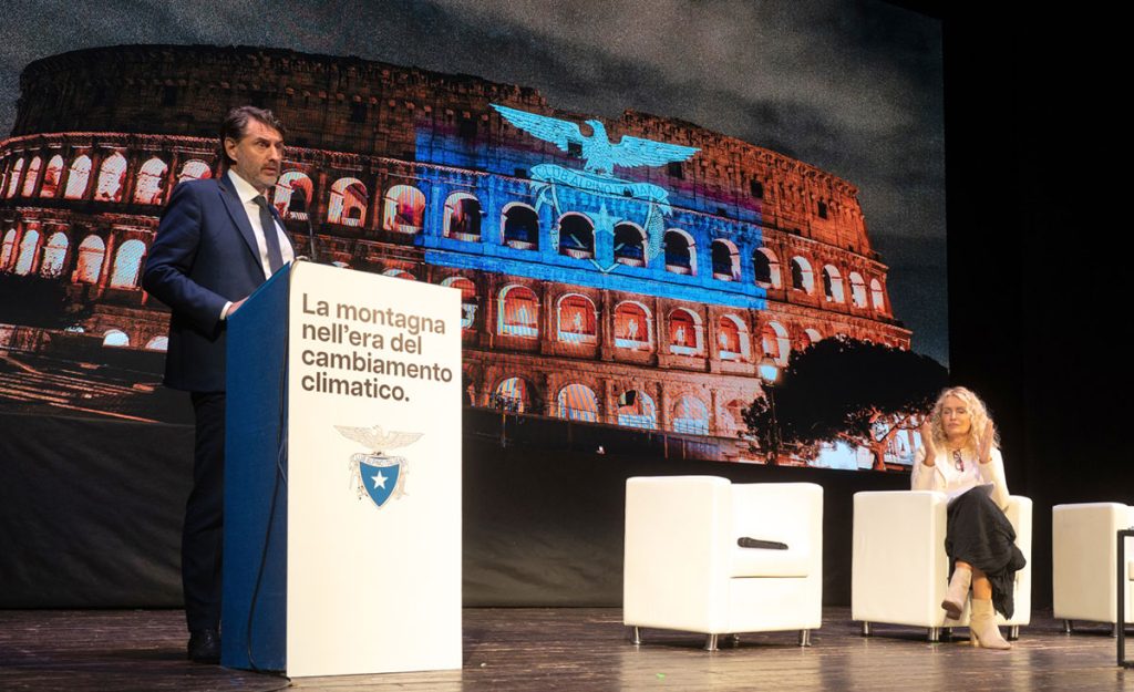 Antonio Montani, Licia Colò e il Colosseo, foto Paolo d'Intino