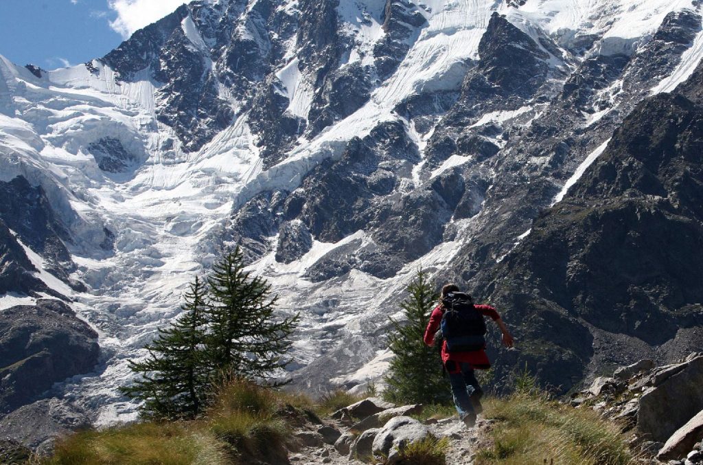 Al cospetto della Parete Est del Monte Rosa. Foto Claudio Iannone, Cattleya