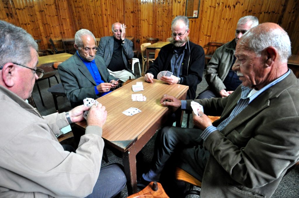 Nazareth, partita a carte, foto Stefano Ardito