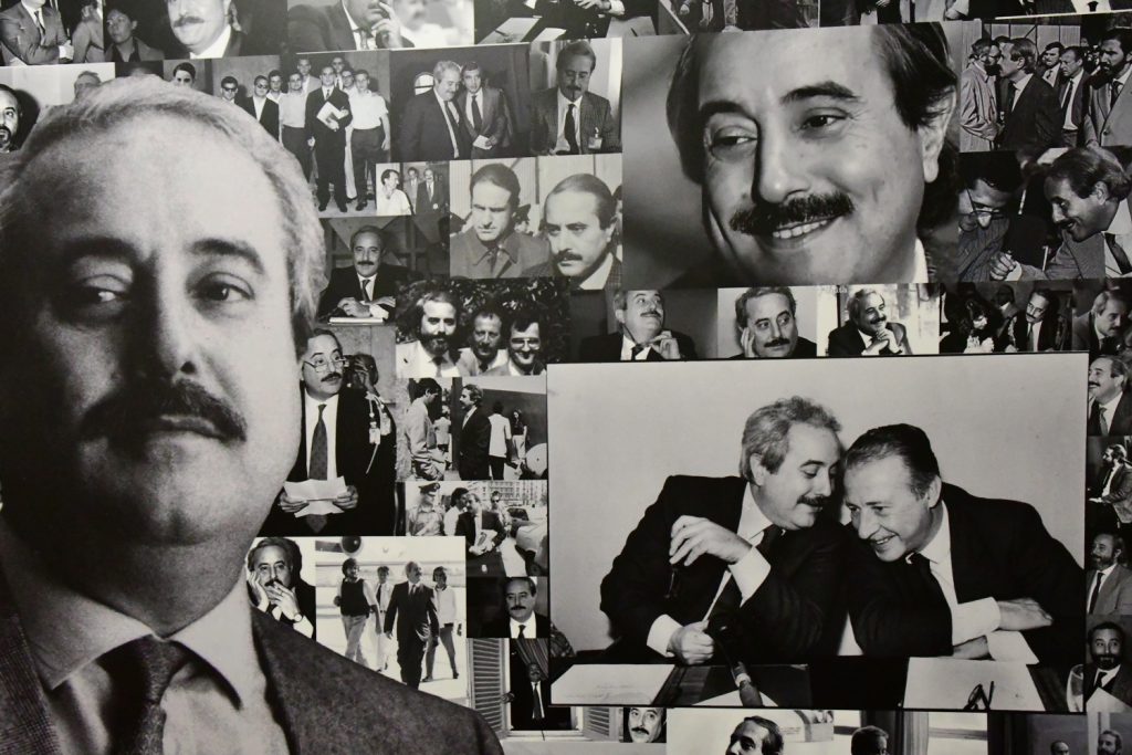 Palermo, ritratti di Falcone e Borsellino nel Palazzo di Giustizia, foto SA