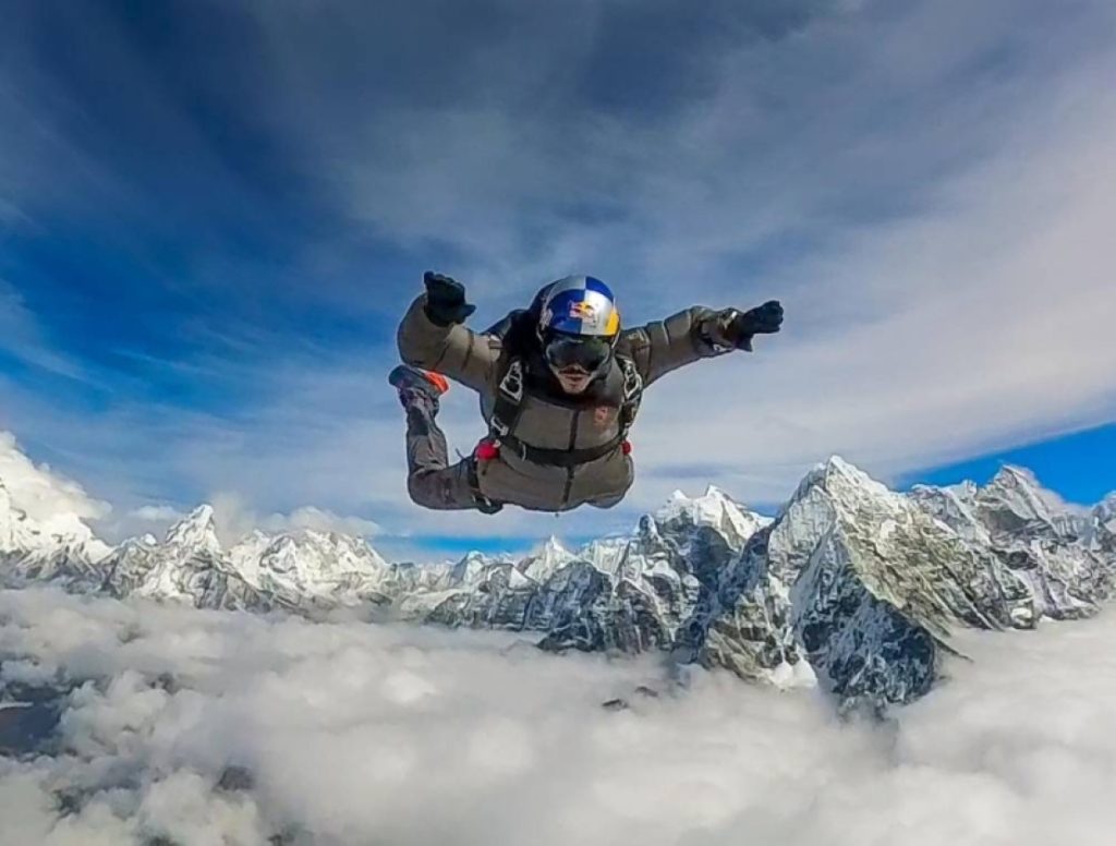 Paracadutisti himalayani PH Nimsdai Skydive