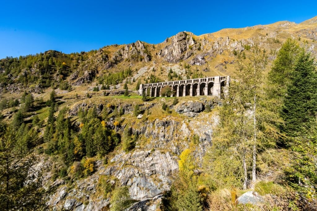 Un dettaglio dei ruderi. Foto Sottosezione Cai della Val di Scalve