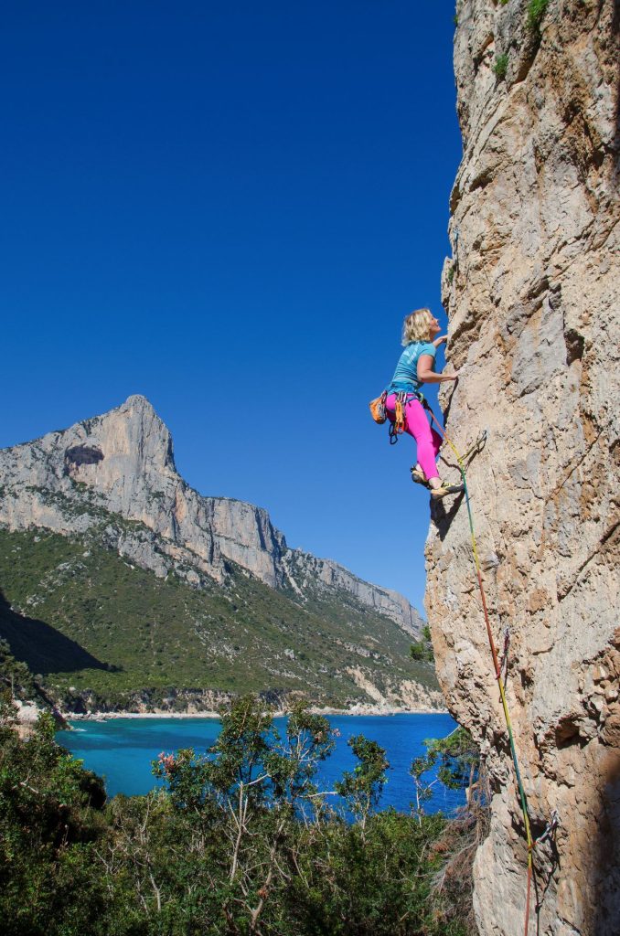 Arrampicare a Pedra Longa. Foto Maurizio Oviglia