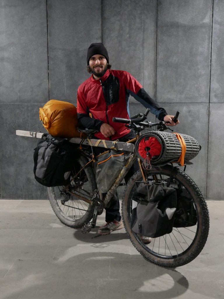 Bici e sci prima della partenza @FB lorenzo barone