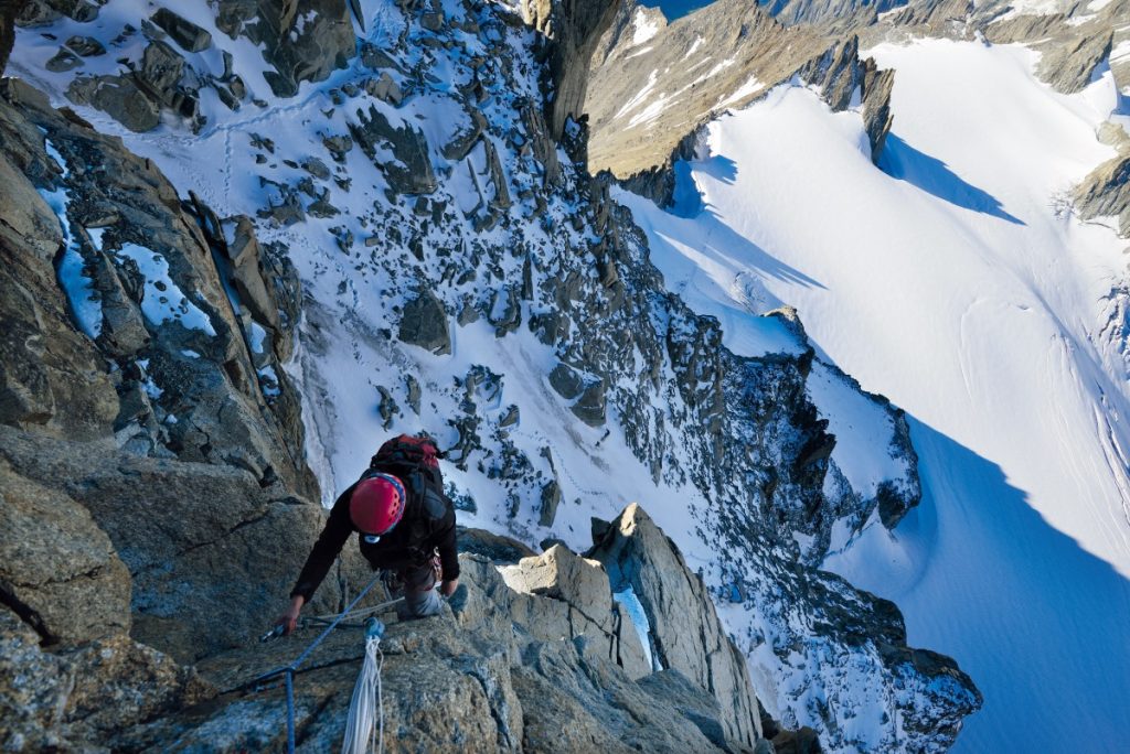 I diedri della via normale. Foto Alfried Haferland, AlpineSTOCK.com
