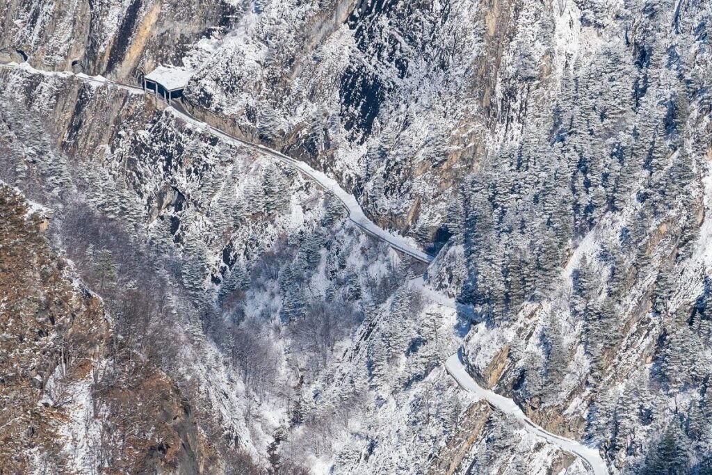 Il Sentiero delle Ginestre. Foto Giacomo Meneghello, ClickAlps