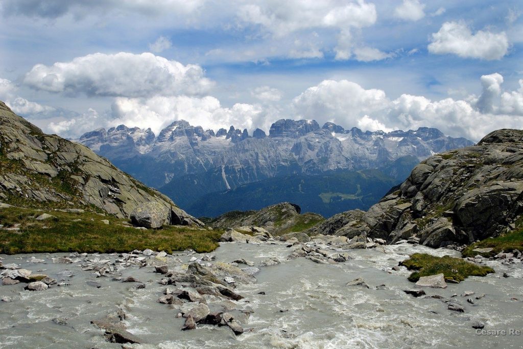 Il gruppo del Brenta dalla Presanella. Foto Cesare Re