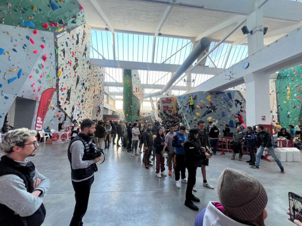 In coda per un selfie o un autografo di Adam