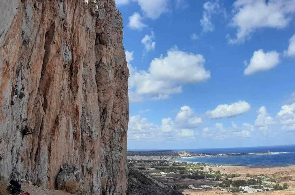 Laurent Martin alla Cattedrale nel deserto, Monte Monaco. Foto Daniele Arena