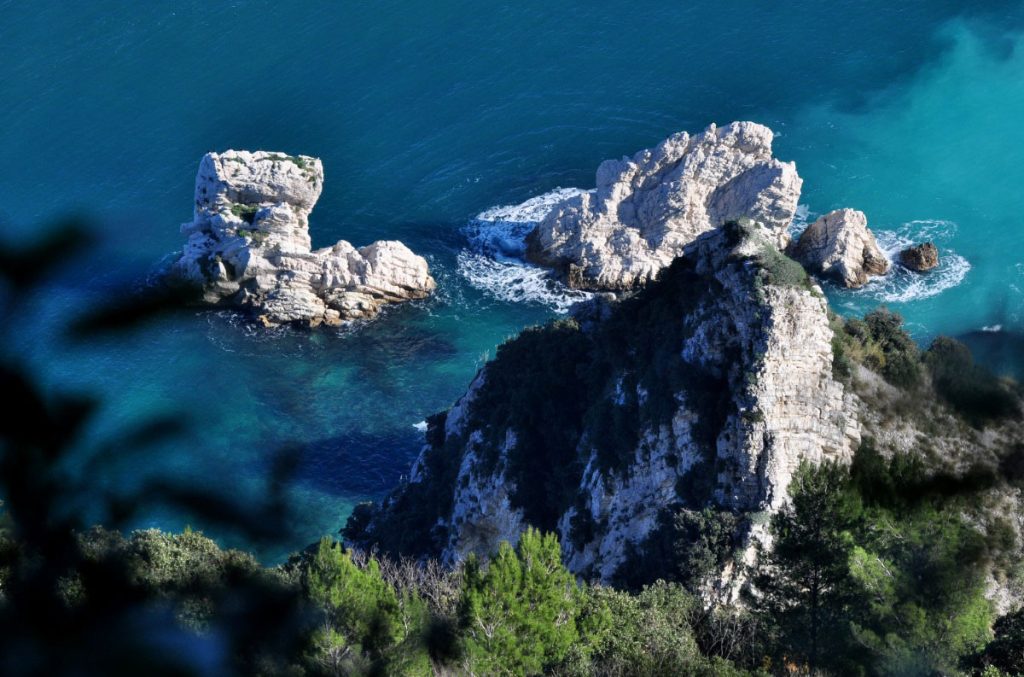 Le Due Sorelle dal Belvedere Sud del Conero, foto Stefano Ardito