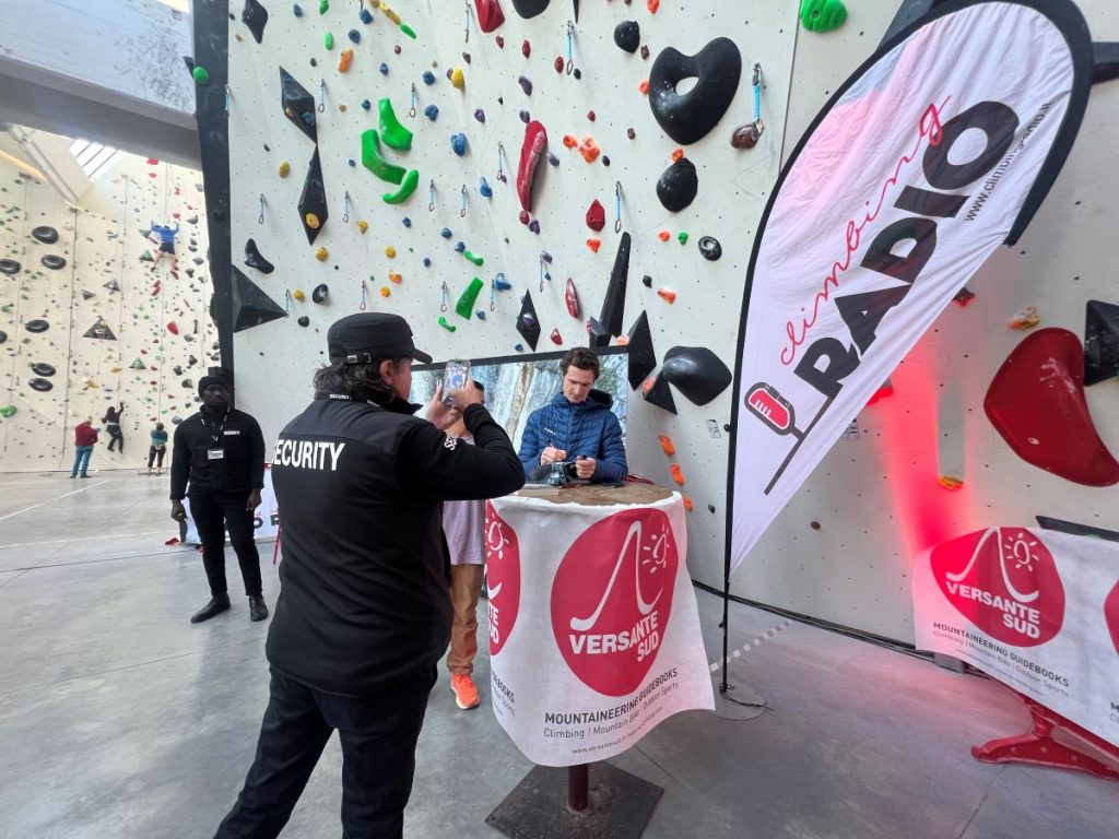 Neppure gli addetti alla security resistono alla tentazione di uno scatto