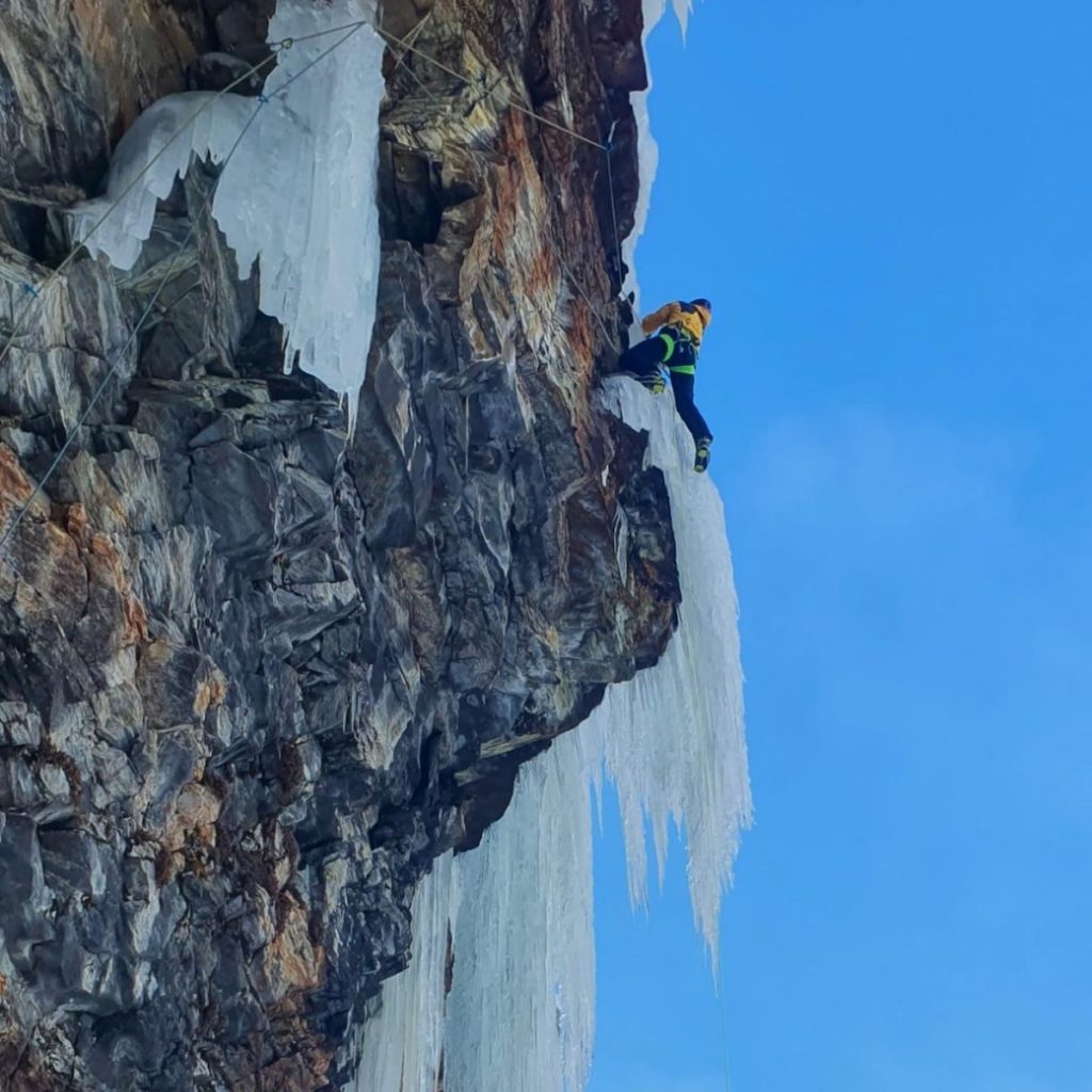 Passaggi aerei su Zirmol Foto FB Simon Gietl