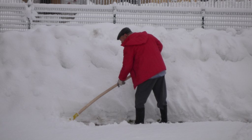 Quando la neve era perfino troppa. Foto Lorenzo Volpe