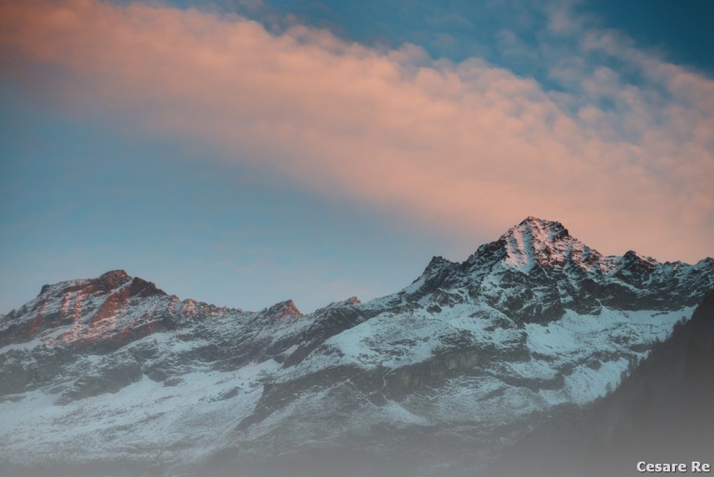 Alba e nebbia s Punta Grober e Corno Faller. Foto Cesare Re