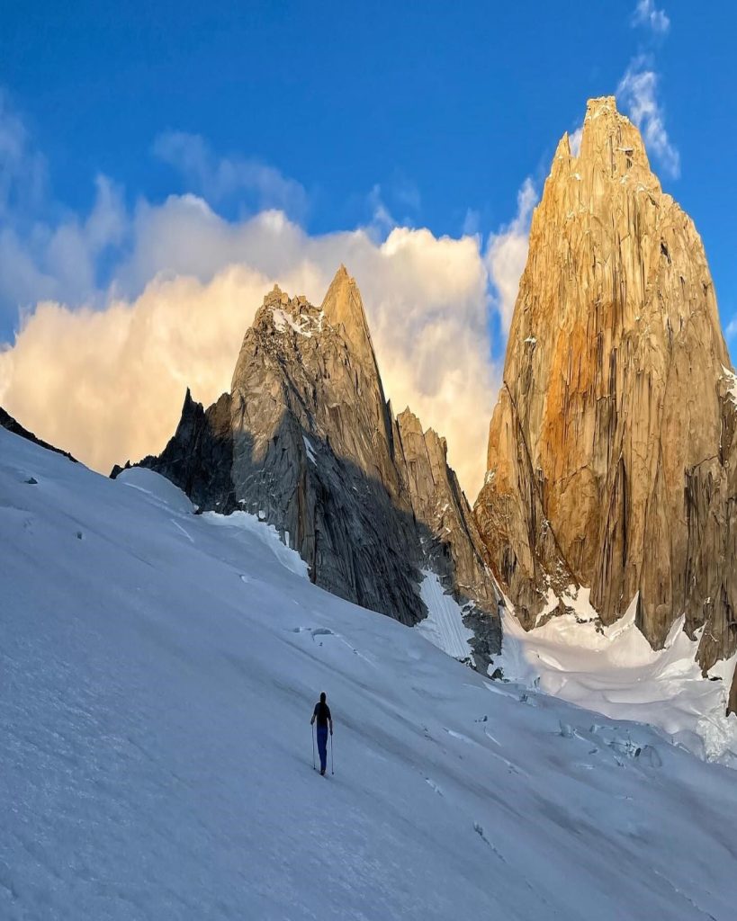 Verso la parete. Foto FB Colin Haley Alpinist