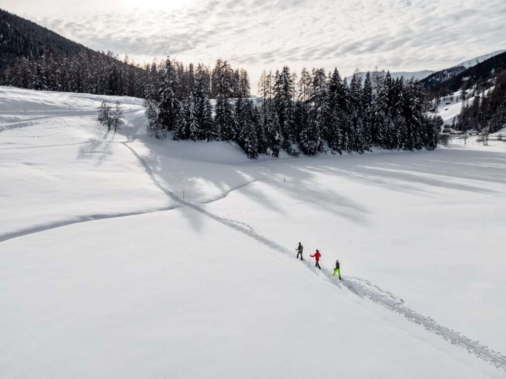 Ciaspolate in spazi molto ampi. Foto Martin Bissig