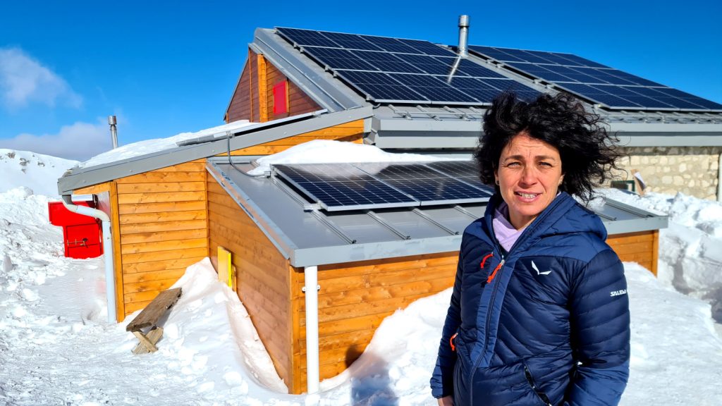 Eleonora Saggioro al rifugio Sebastiani, foto Stefano Ardito