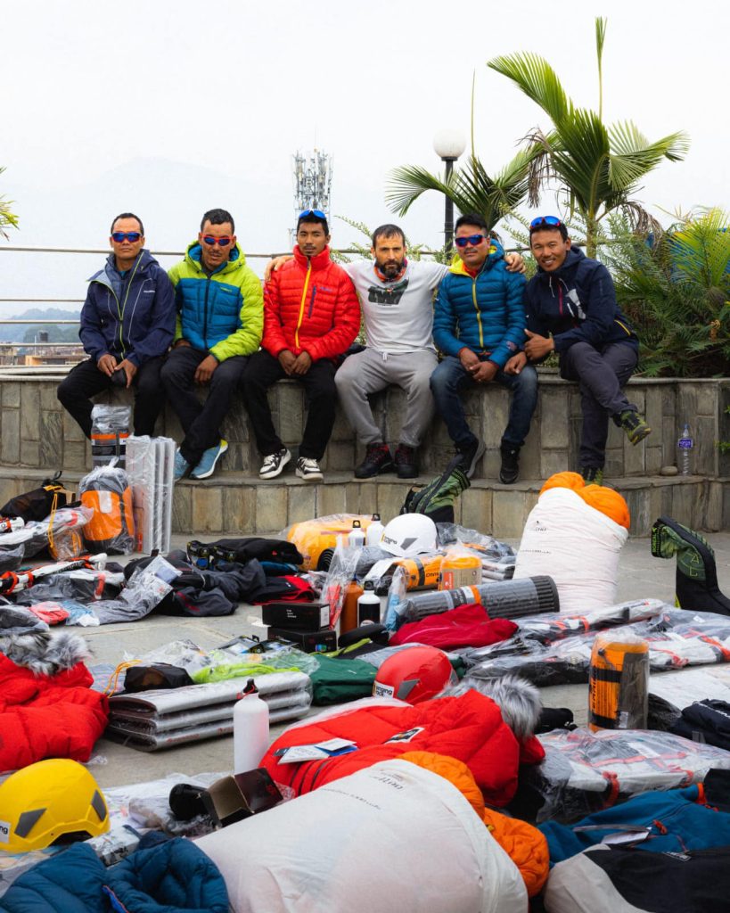 Gli sherpa a Kathmandu prima della partenza