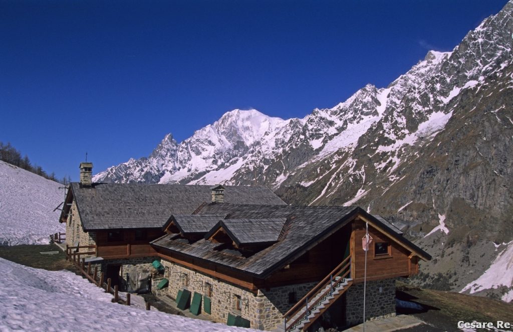 Il Rifugio Bonatti. Foto Cesare Re