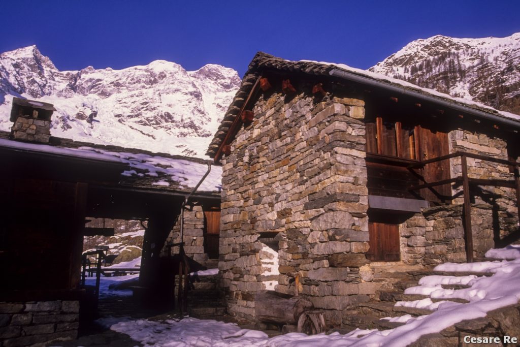 Il Rifugio Pastore e il Monte Rosa. Foto Cesare Re