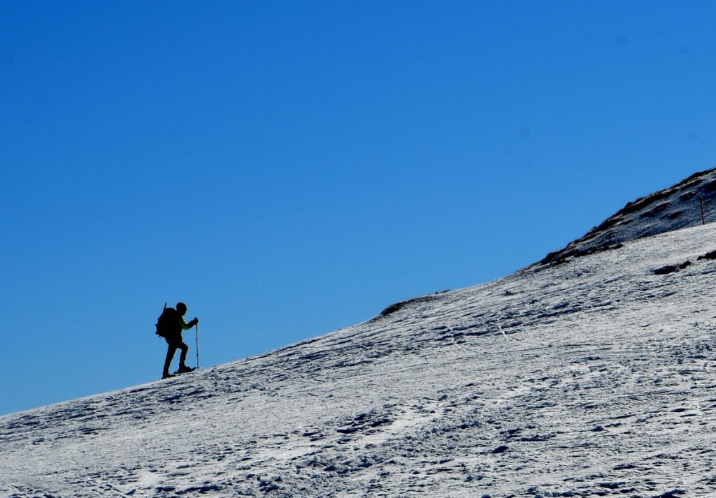 Salita al rifugio Sebastiani, foto Stefano Ardito