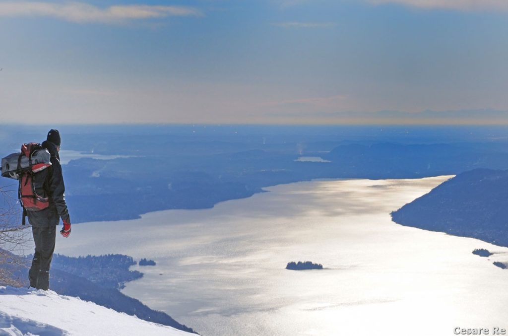 Panorama dalla cima verso il Lago Maggiore. Foto Cesare Re