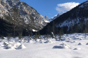 Il conoide della Val Fonda,sullo sfondo la Torre Wundt. Foto Massimo Spampani