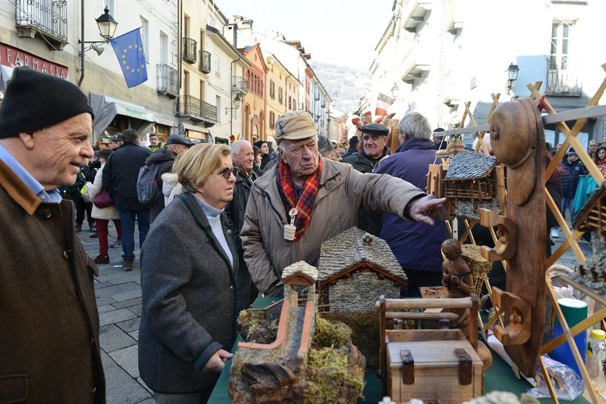 Artigiani alla Fiera di Sant'Orso lasaintours.it