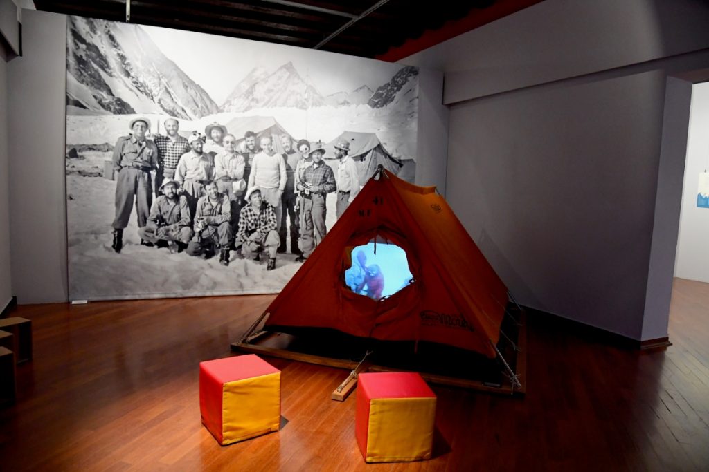 Una sala della mostra dedicata al K2, foto di Alberto Cella