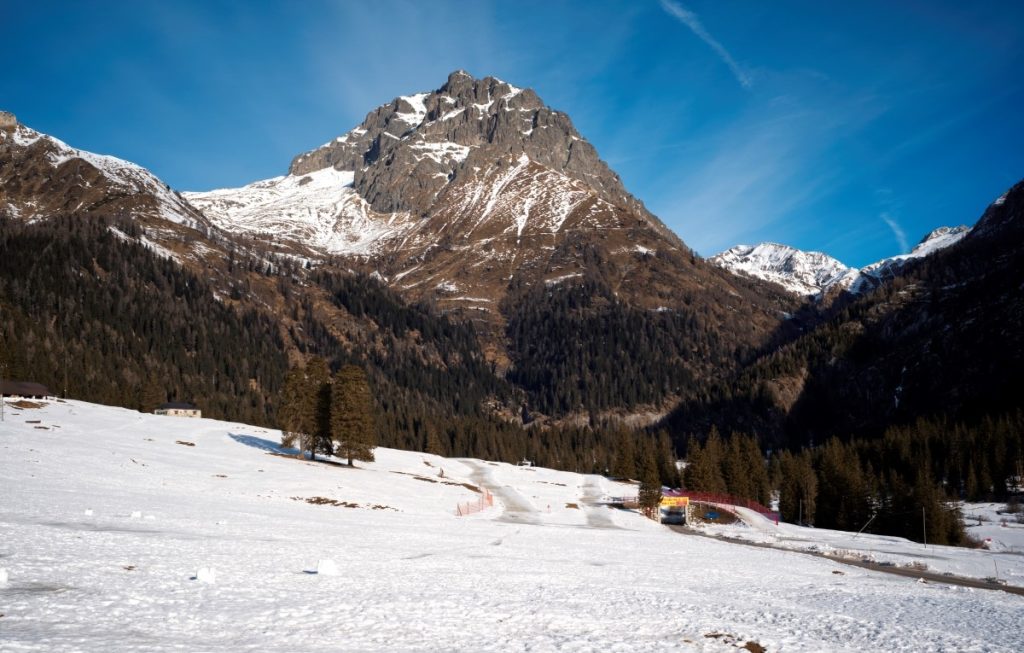 Il Cornone del Blumone domina la piana del Gaver