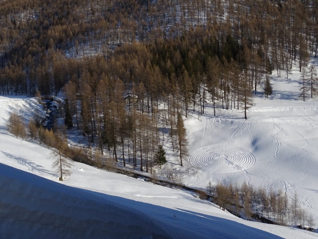 Il Labirinto visto dal villaggio di Chamois. Foto Gian Mario Navillod