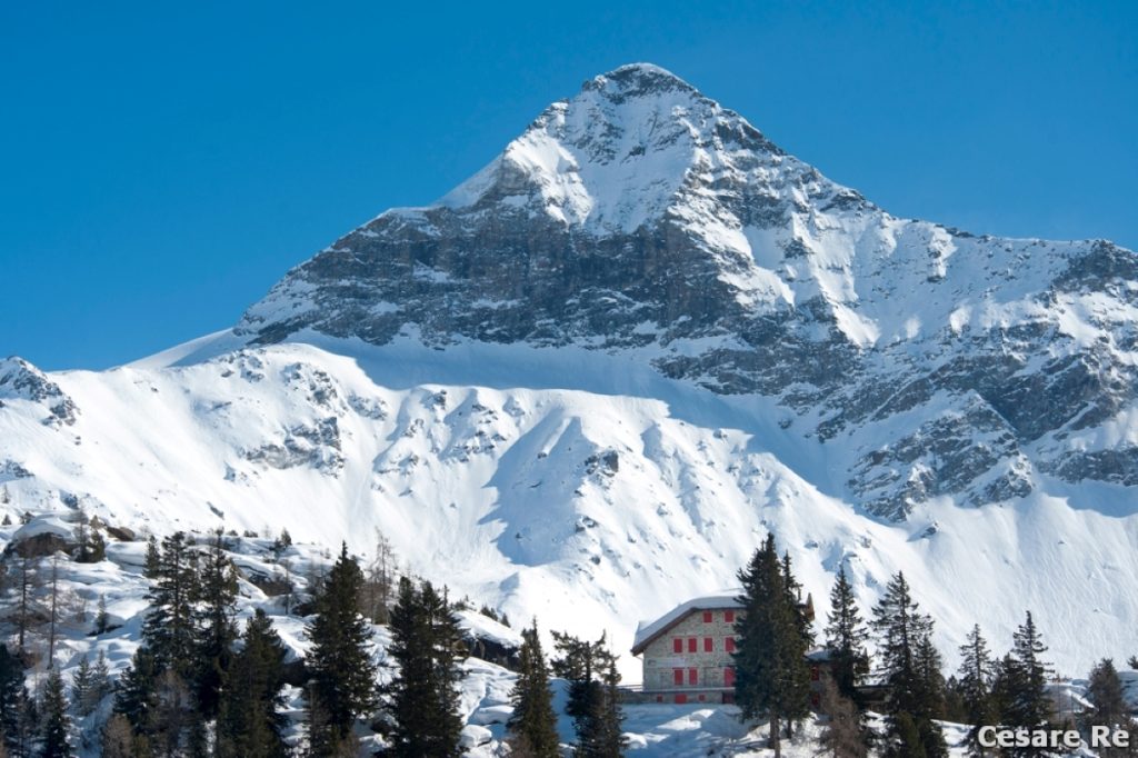 Il Pizzo Scalino e il Rifugio Zoia. Foto Cesare Re