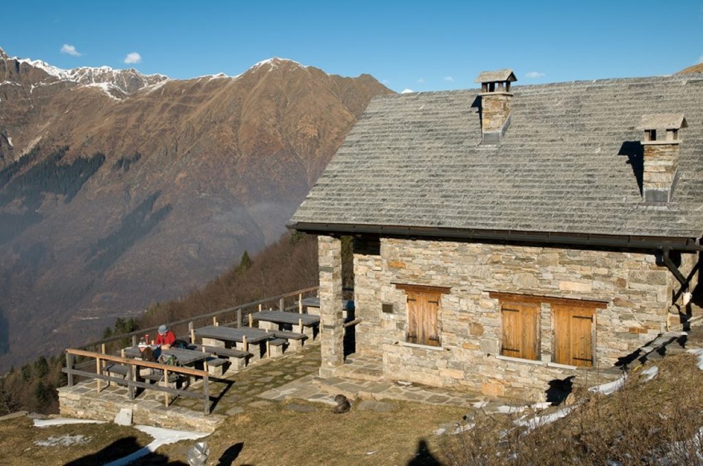 Il Rifugio Alpe Colma tra le valli Anzasca e Antrona @ Il Rosa