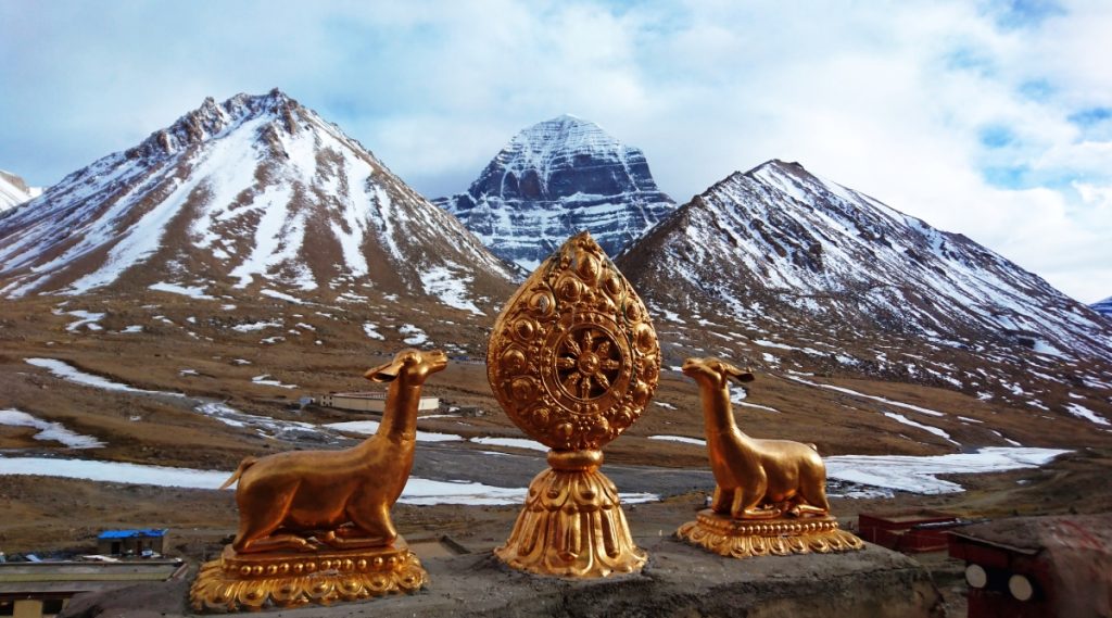 Kailash, montagna sacra per quattro religioni. @ AdobeStock