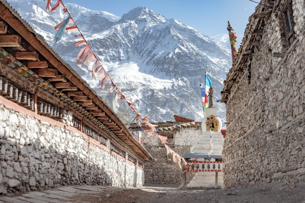 Nel villaggio di Manang. Foto AdobeStock