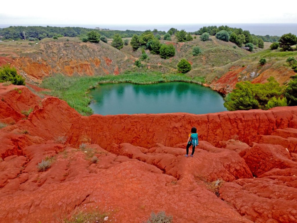 Nella cava di bauxite presso Otranto. @Archivio Cammino del Salento