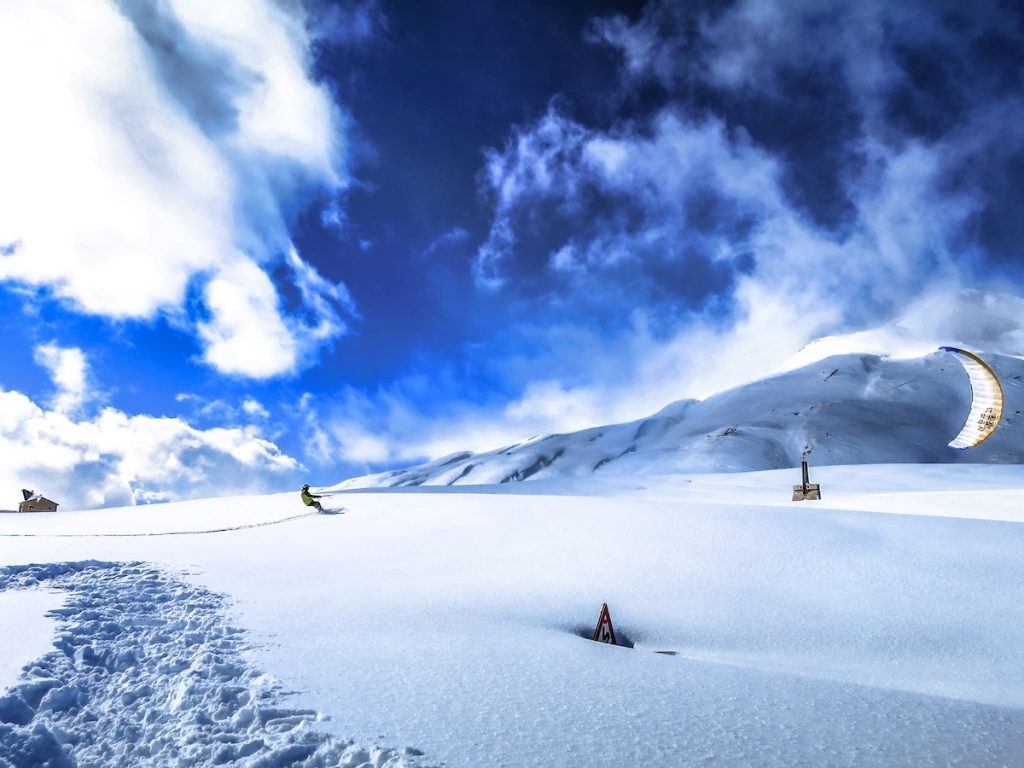 Snowkite al Colle del Piccolo San Bernardo. Ph Giufo Soulboarder Leo