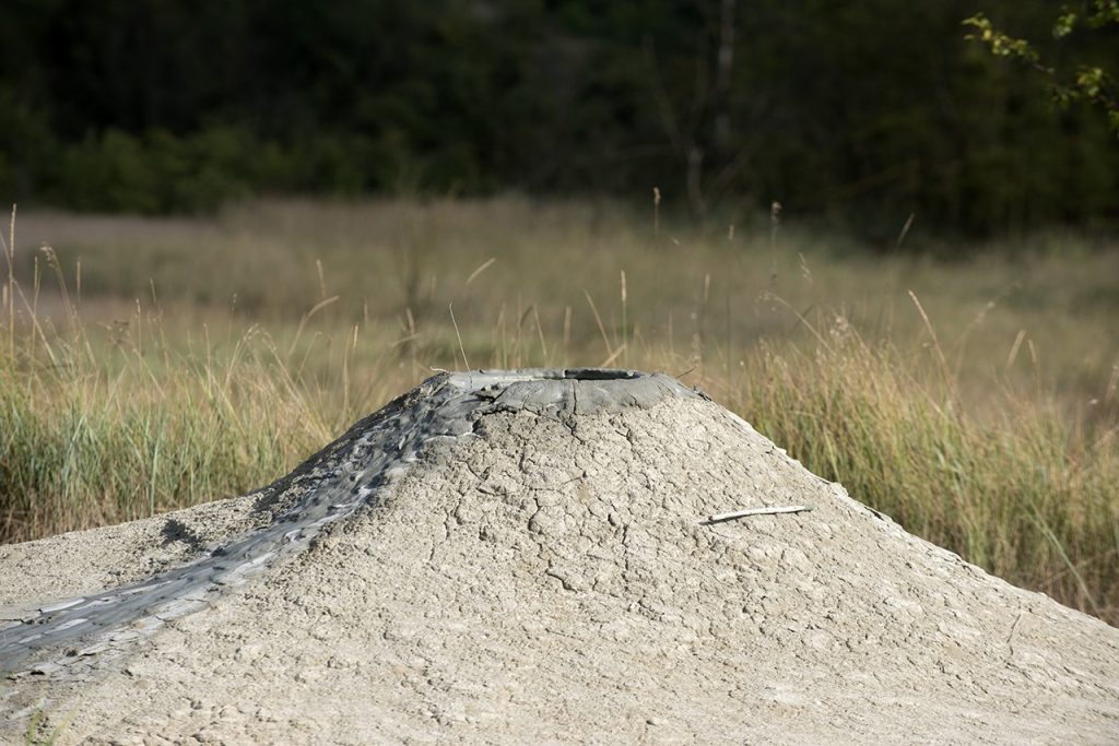 Uno dei mini vulcani delle Salse di Nirano. Foto Roberto Carnevali