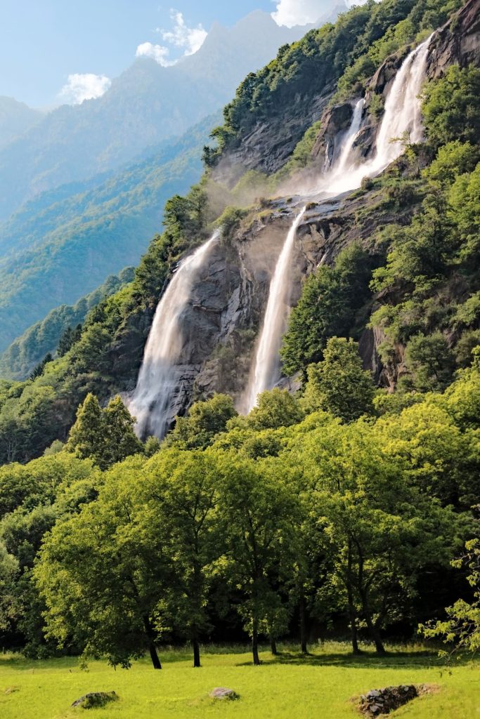 Cascate dell'Acquafraggia, in Val Chiavenna (SO) @AdobeStock