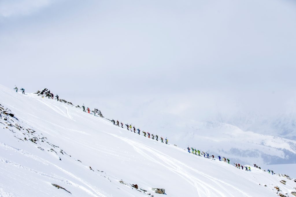 Concorenti in fila al Millet Tour du Rutor 2022 PH Stefano Jeantet