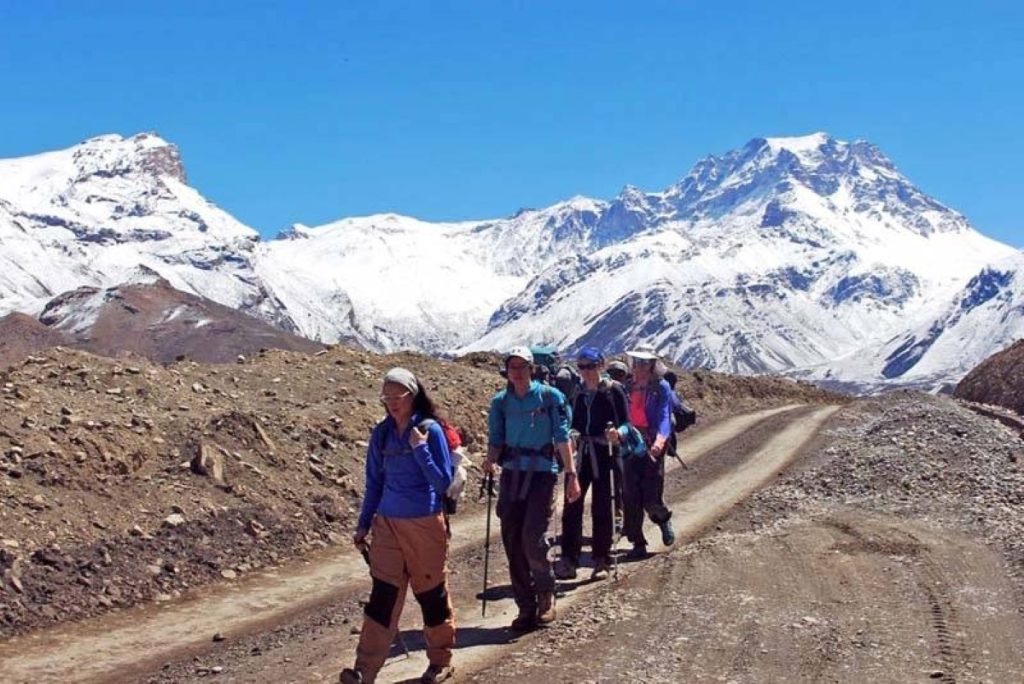 Escursionisti nei pressi di Jomson, nel distretto del Mustang @ RSS