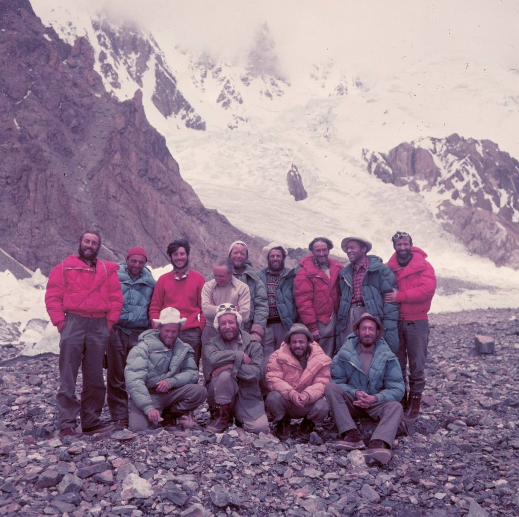 I componenti della spedizione italiana del 1954 al campo-base del K2