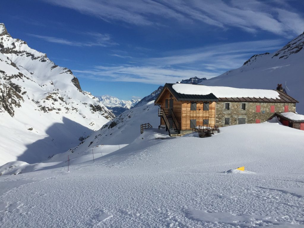 Il Rifugio Benevolo , in Val di Rhemes