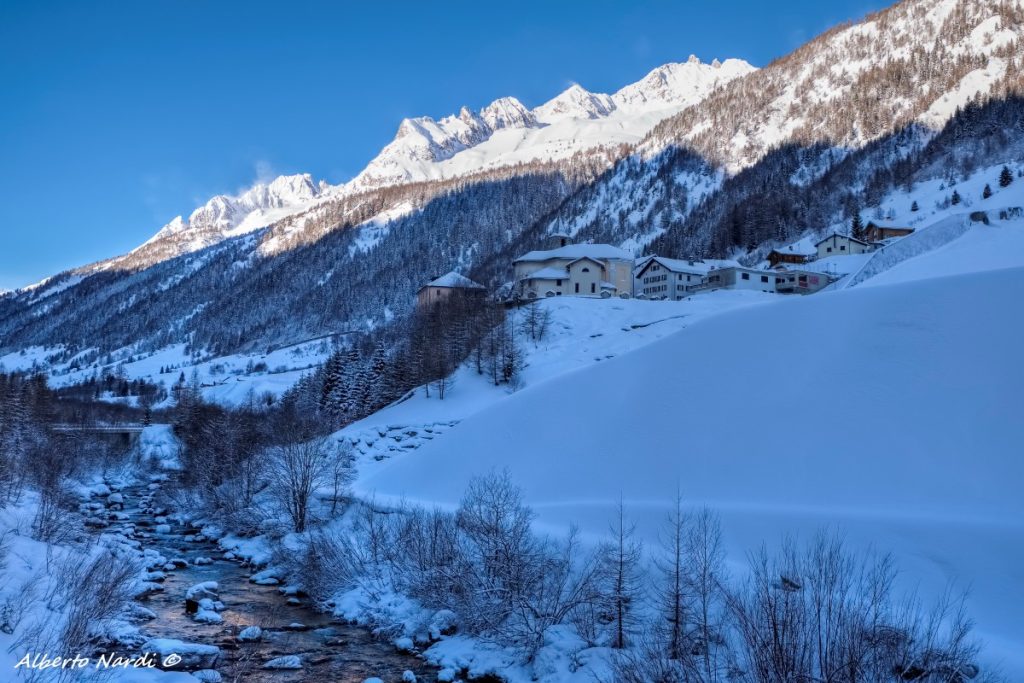 Il Ticino, ancora poco più di un ruscello, in Val Bedretto. Foto Alberto Nardi