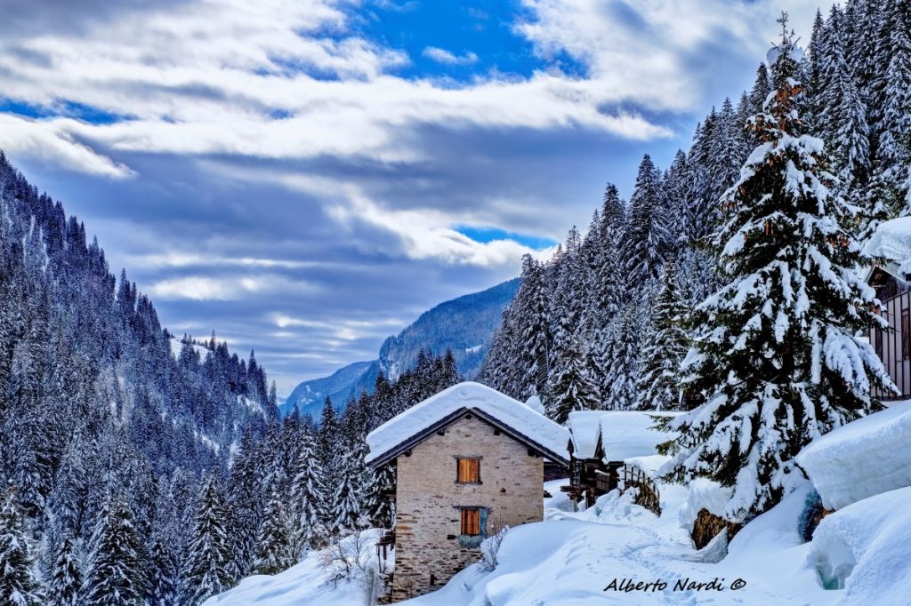 Il borgo di Valbella, in Val Calanca. Foto Alberto Nardi
