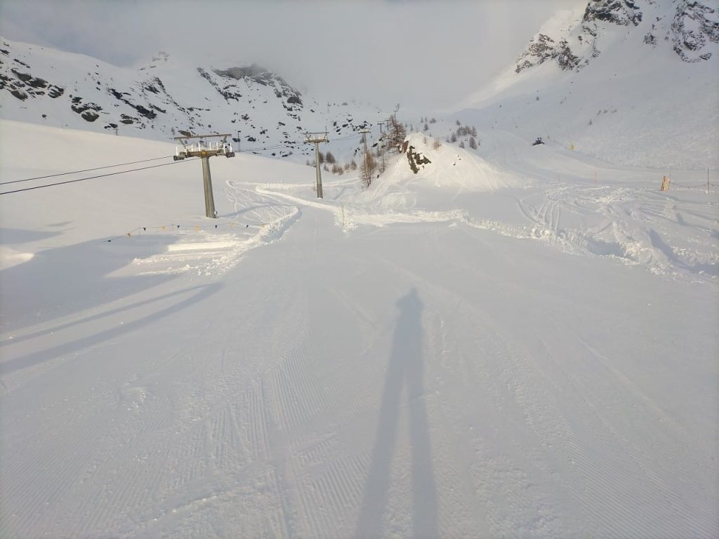 Il tracciato battuto per lo scialpinismo verso il Colle Bettaforca