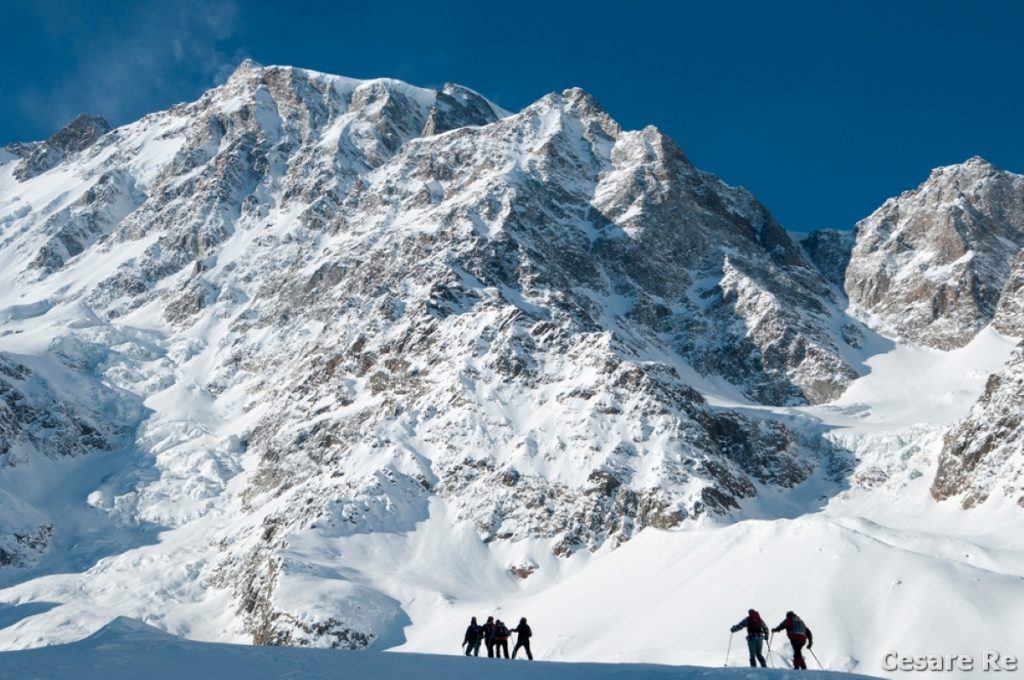 Lo scenario in cui si muovono gli escursionisti. Foto Cesare Re