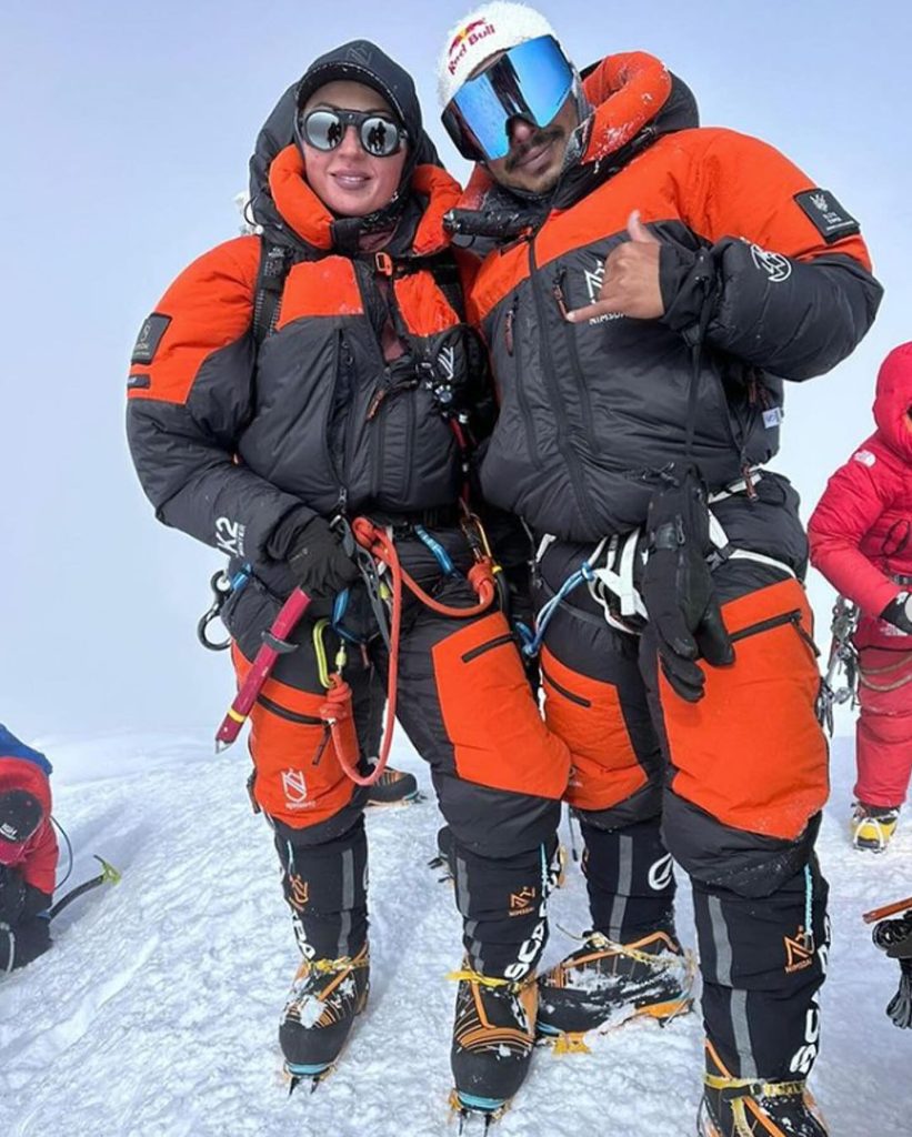 Nims Purja con Anna Gutu FB Nimsdai Purja